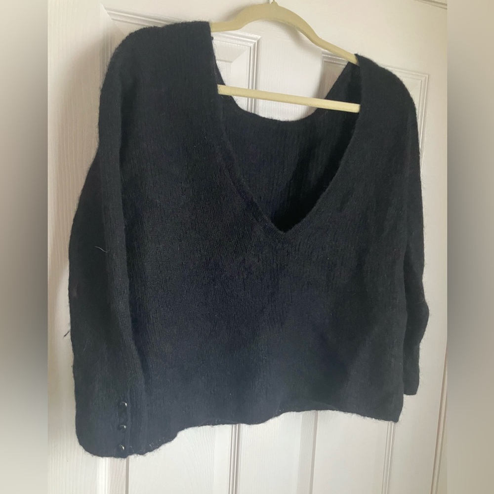 Sezane Elegant Black V-Neck Sweater baby Alpaca